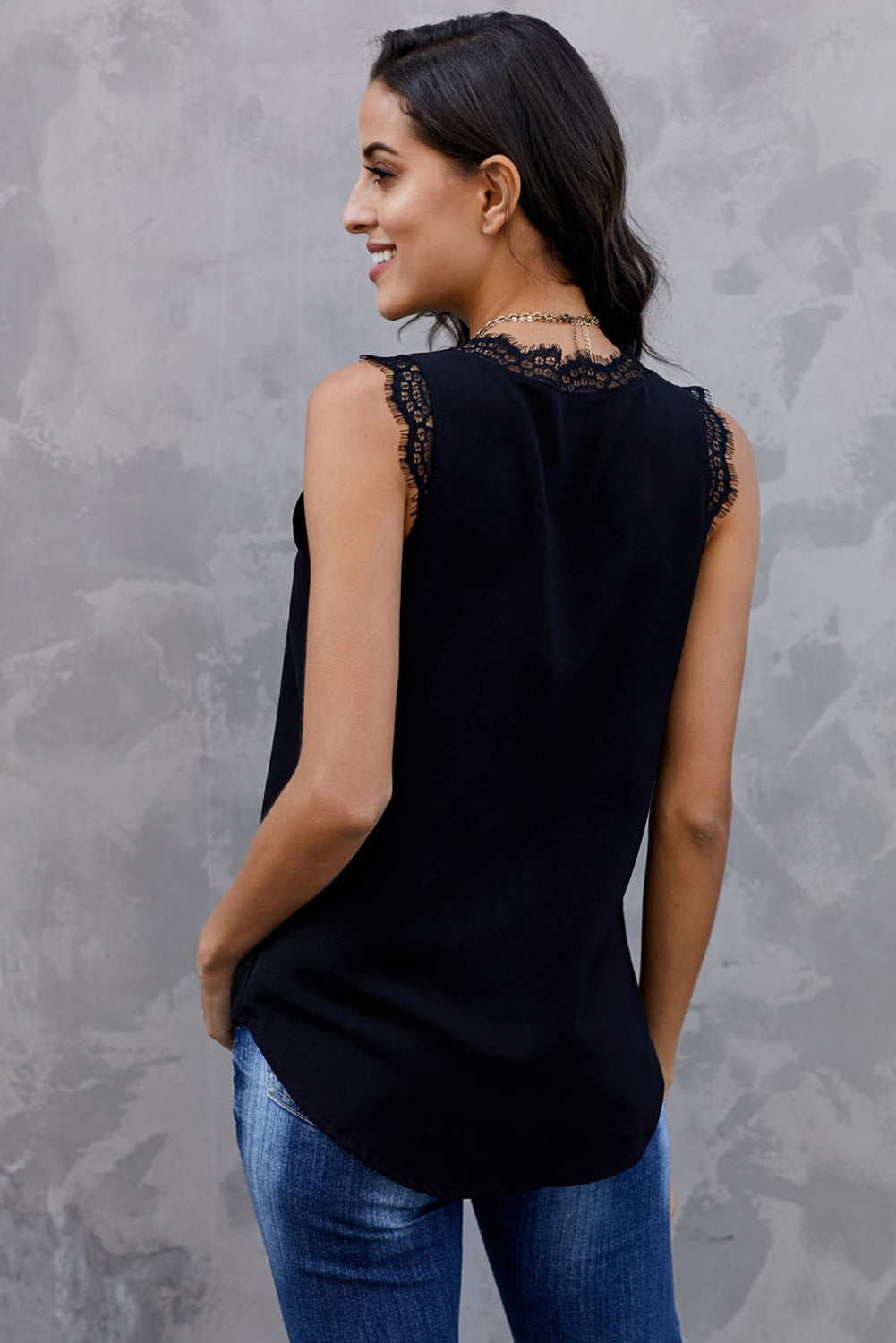 Scalloped lace trimmed v-neck camisole